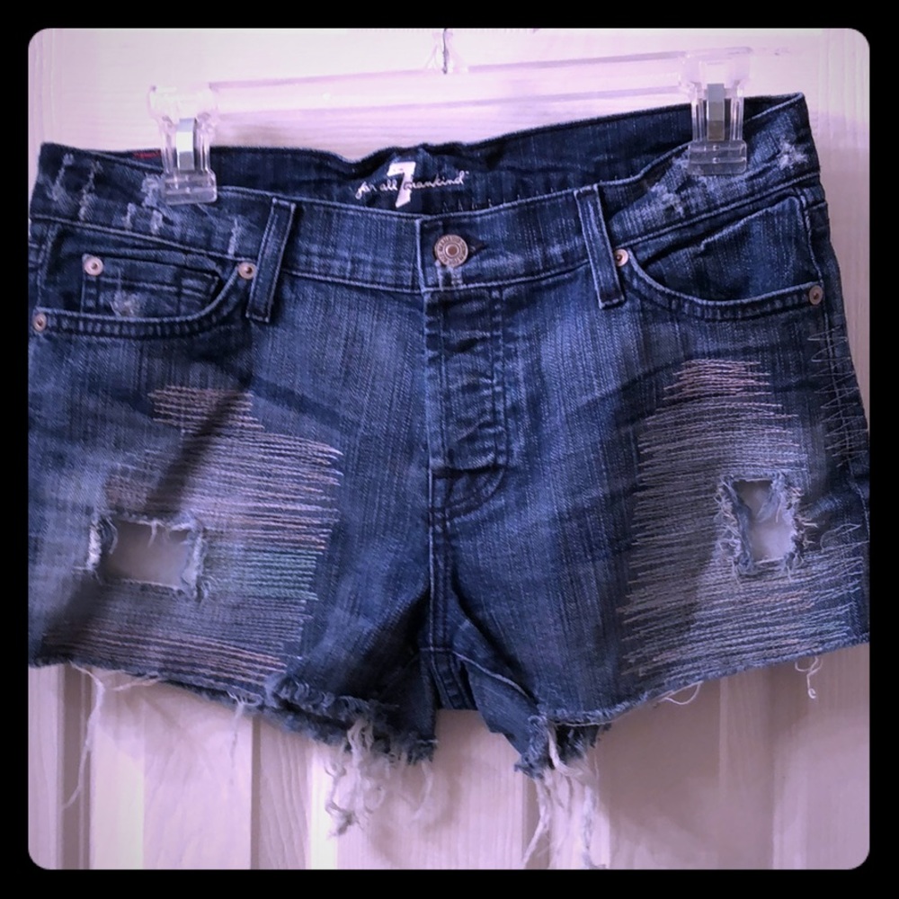 7 FAM shorts